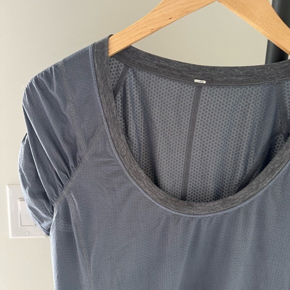 Lululemon Women's Gray Top - Picture 3 of 6
